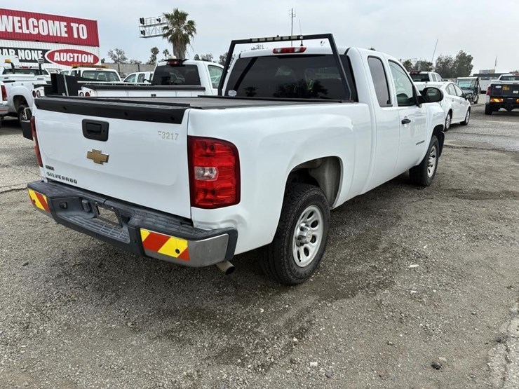 2011-chevrolet-1500-image-3