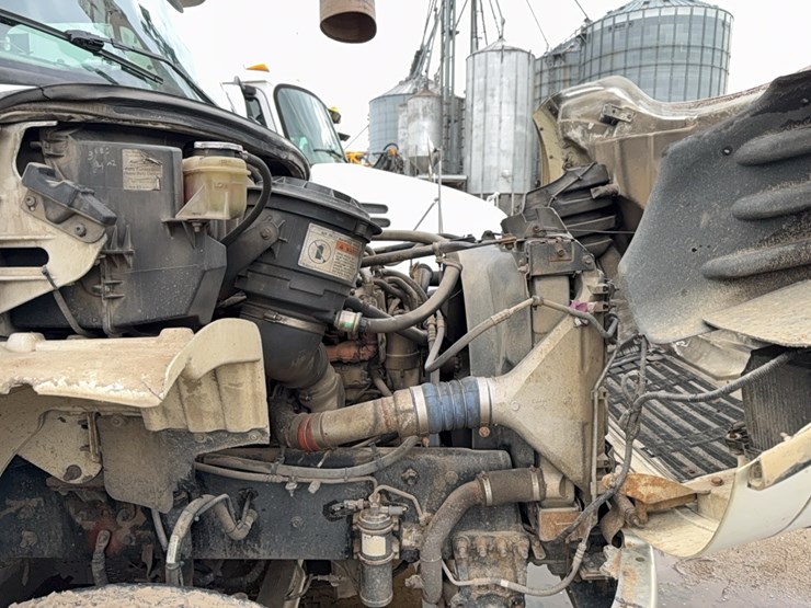 2007-freightliner-bulk-feed-truck-image-30
