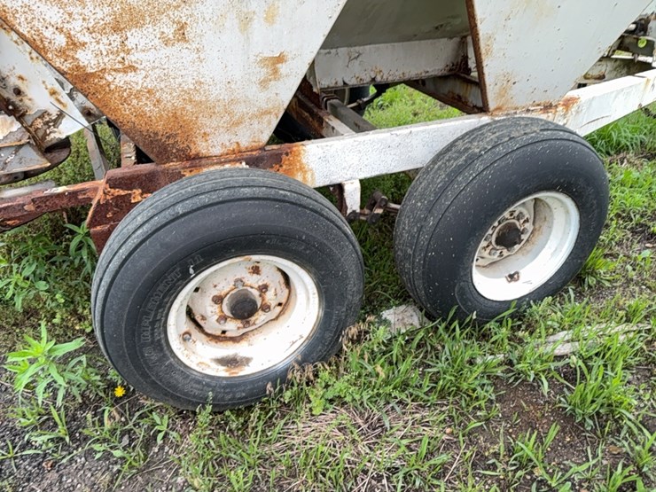 wilmar-pull-type-dry-fert.-spreader-image-7