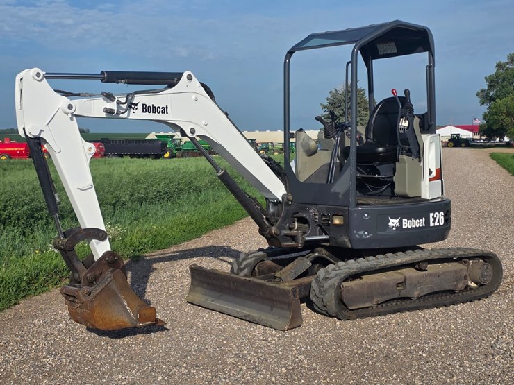 bobcat-e26-image-1