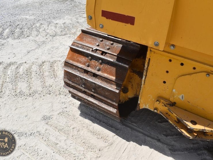 2022-deere-650k-lgp-image-36