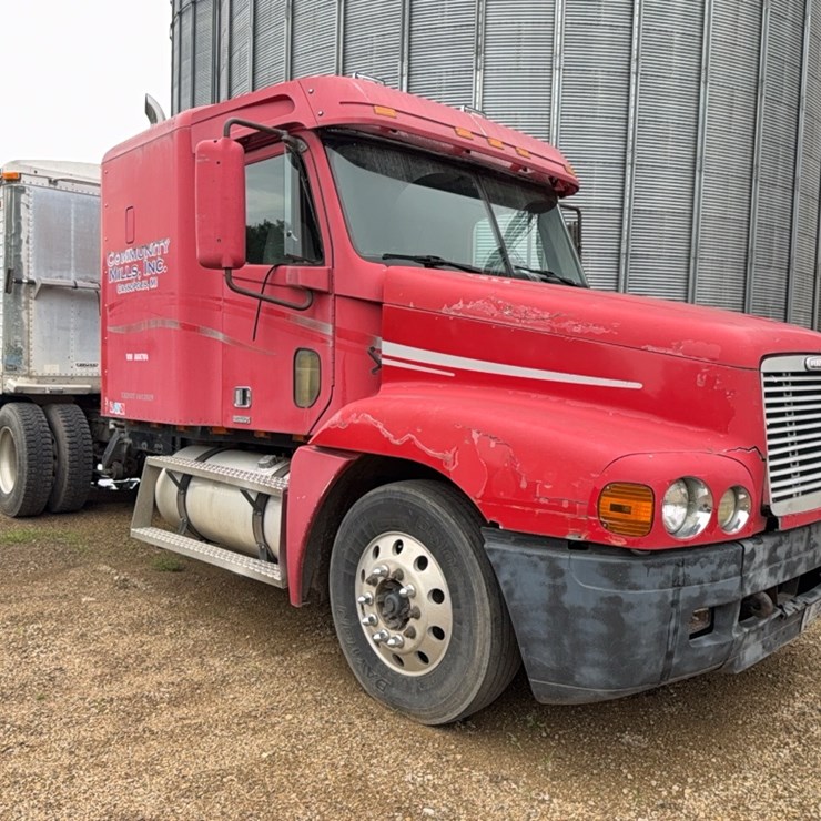 1999 Freightliner Century Series Semi Tractor