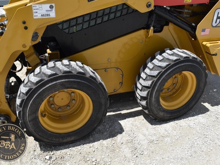2023-caterpillar-242d3-image-22