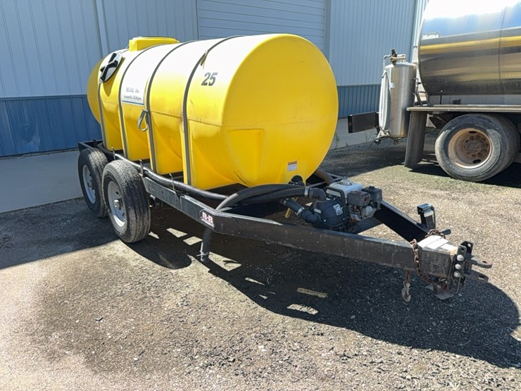 1000-gal-poly-nurse-trailer-image-2