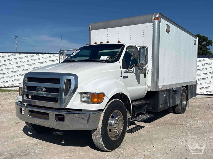 2008-ford-f750-image-1
