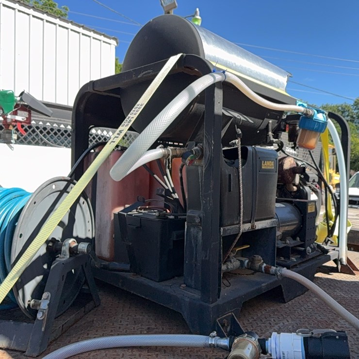 Landa Hot Water Pressure Washer