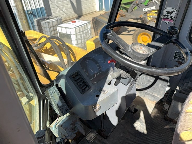 jd-444g-end-loader-image-27