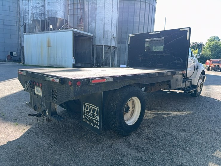 2005-ford-f750-image-3