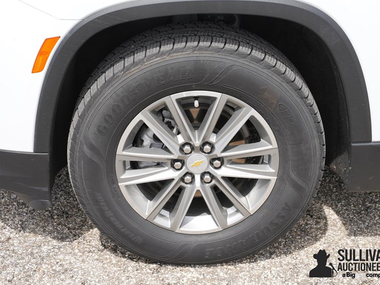 2023-chevrolet-traverse-image-14