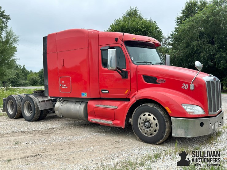 2013-peterbilt-579-image-3