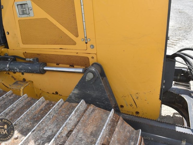 2022-deere-650k-lgp-image-50