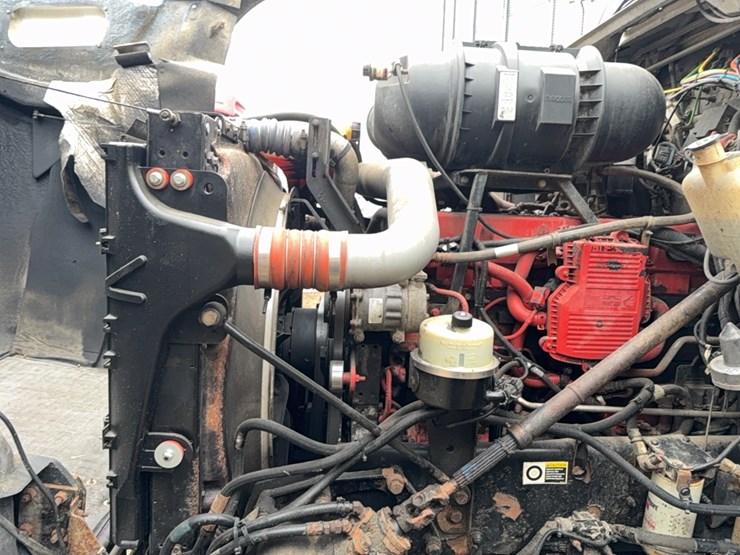 2010-kenworth-bulk-feed-truck-image-31