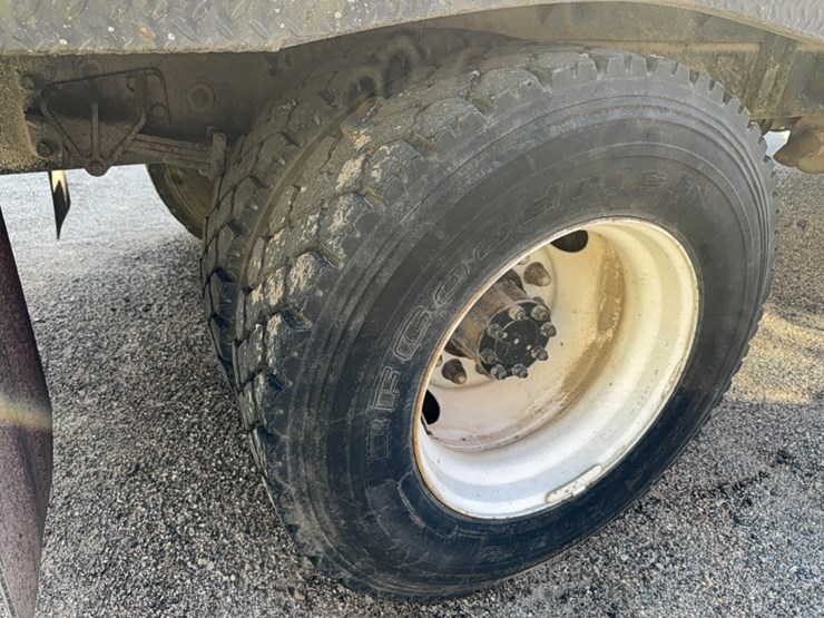 2005-ford-f750-image-15