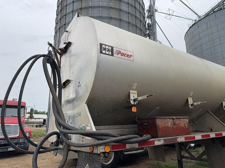2001-cei-pacer-bulk-body-trailer-image-6