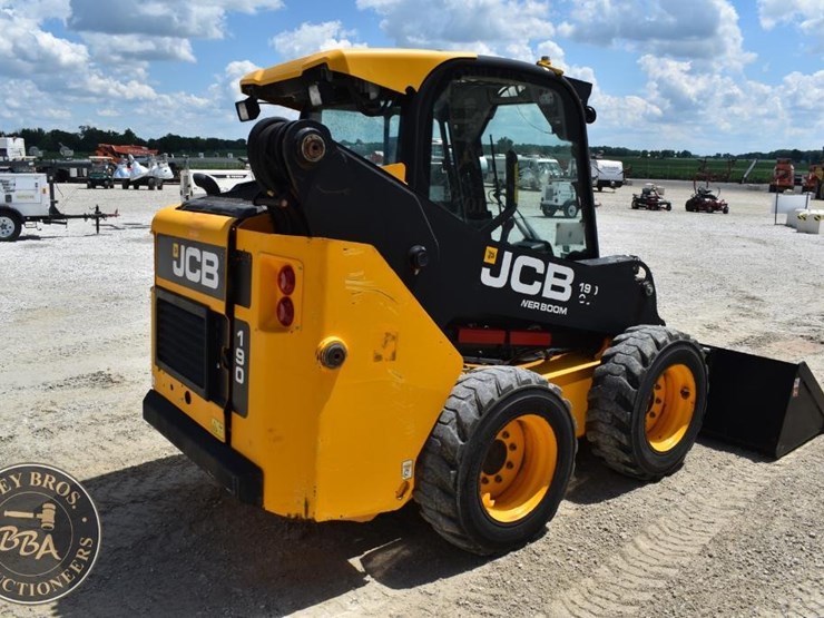 2014-jcb-190-image-16