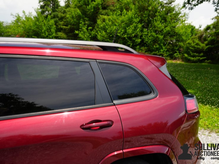 2020-jeep-cherokee-image-19