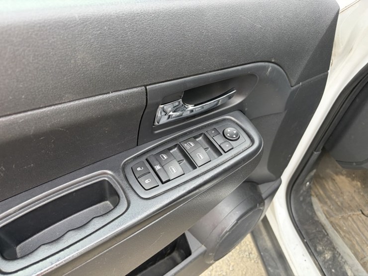 2012-jeep-liberty-image-27