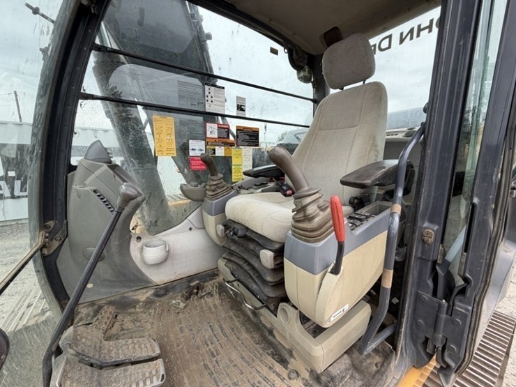 deere-130g-image-33