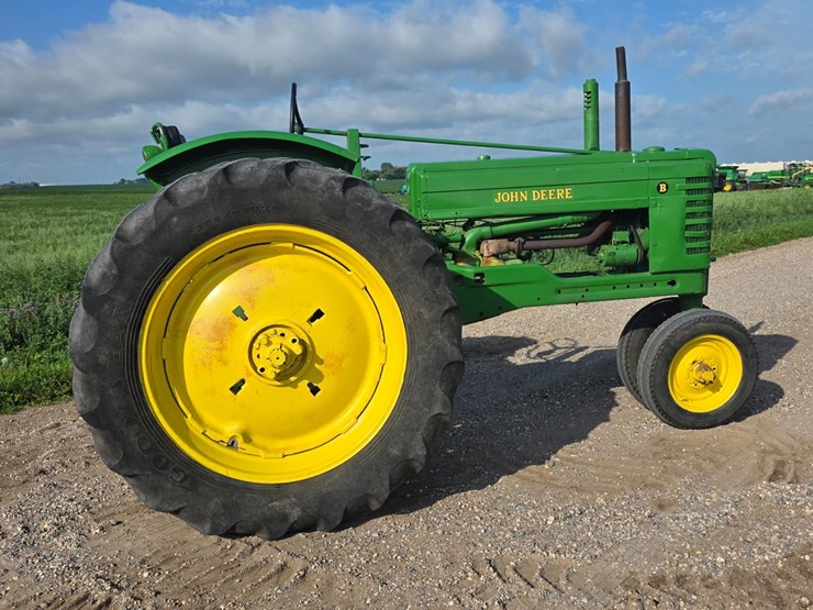john-deere-b-image-5