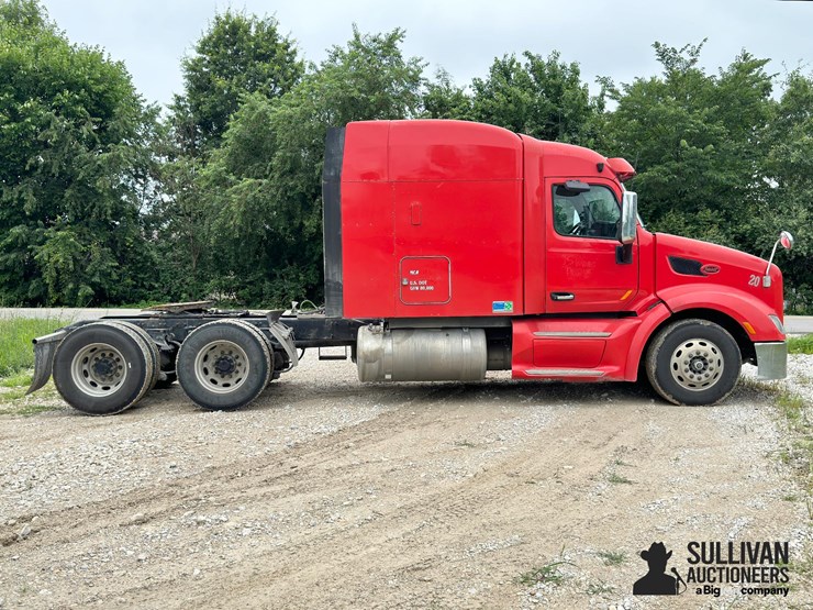 2013-peterbilt-579-image-4