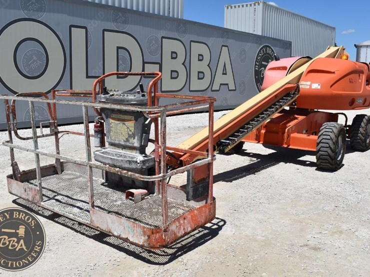 2005-jlg-400s-image-1