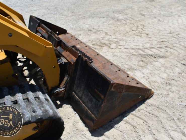 2023-caterpillar-299d3-image-21