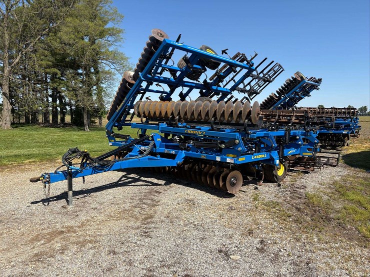 2024-landoll-877-image-3