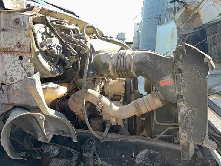 2005-ford-f750-image-24