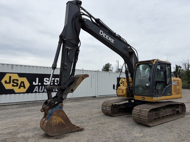 deere-130g-image-1