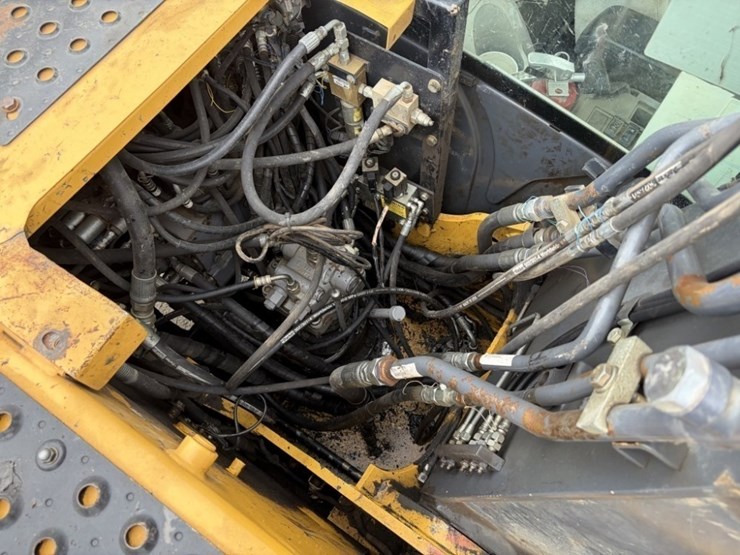deere-130g-image-26