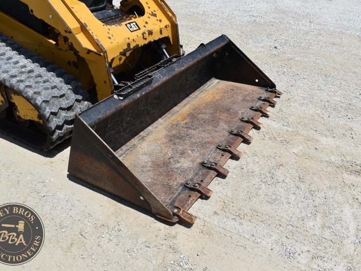 2019-caterpillar-299d2-image-21