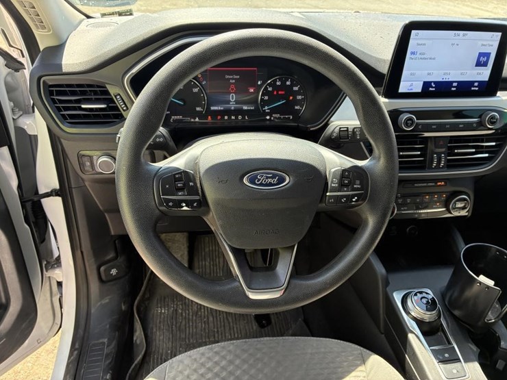 2021-ford-escape-image-14