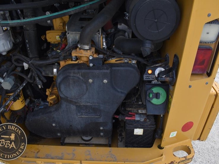 2022-caterpillar-299d3-image-39
