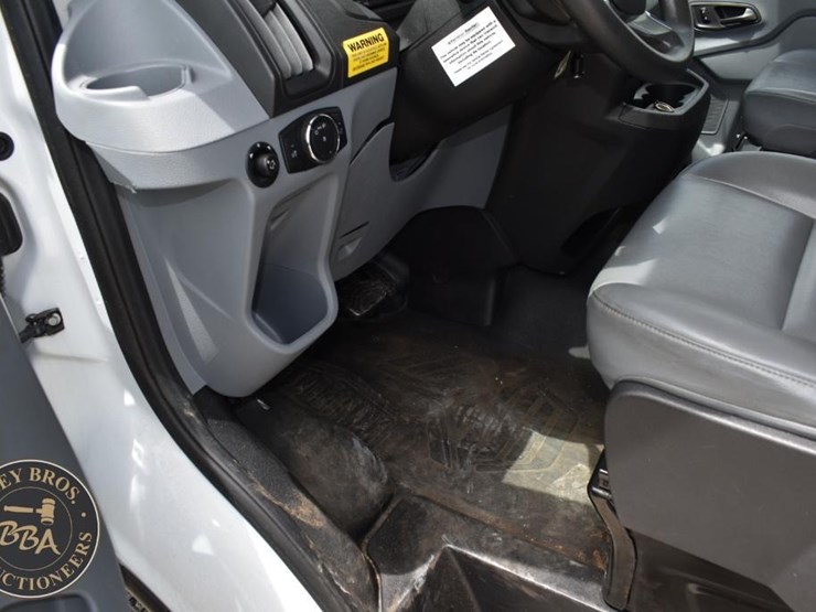 2019-ford-transit-image-24