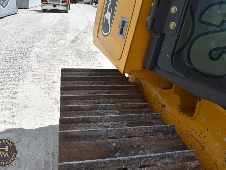 2022-deere-650k-lgp-image-53