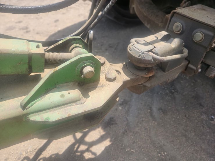 john-deere-2310-image-10