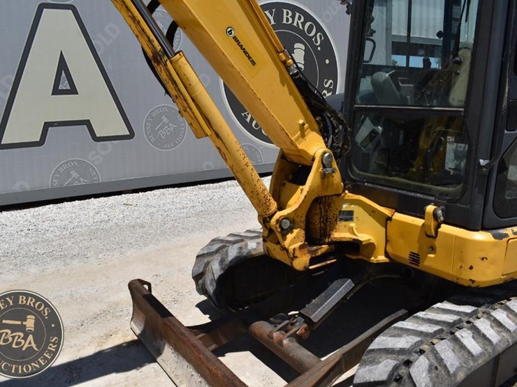 2016-komatsu-pc55mr-5-image-33