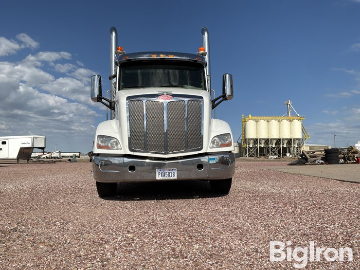 2020-peterbilt-579-image-9