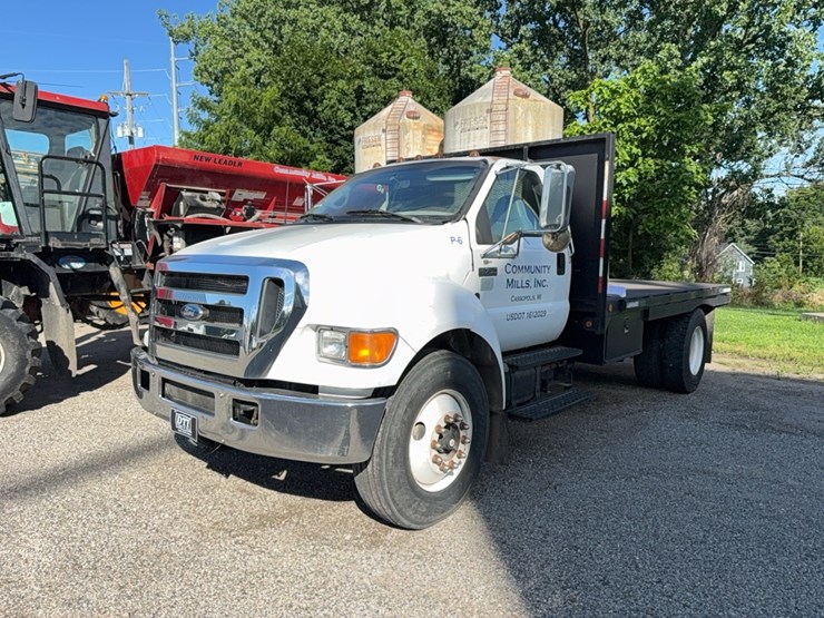 2005-ford-f750-image-1