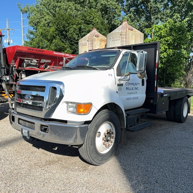 2005 FORD F750
