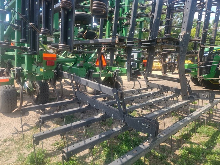 john-deere-2310-image-8