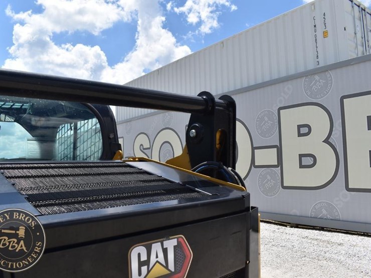 2023-caterpillar-242d3-image-29
