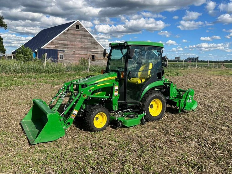 2025-john-deere-2025r-image-1
