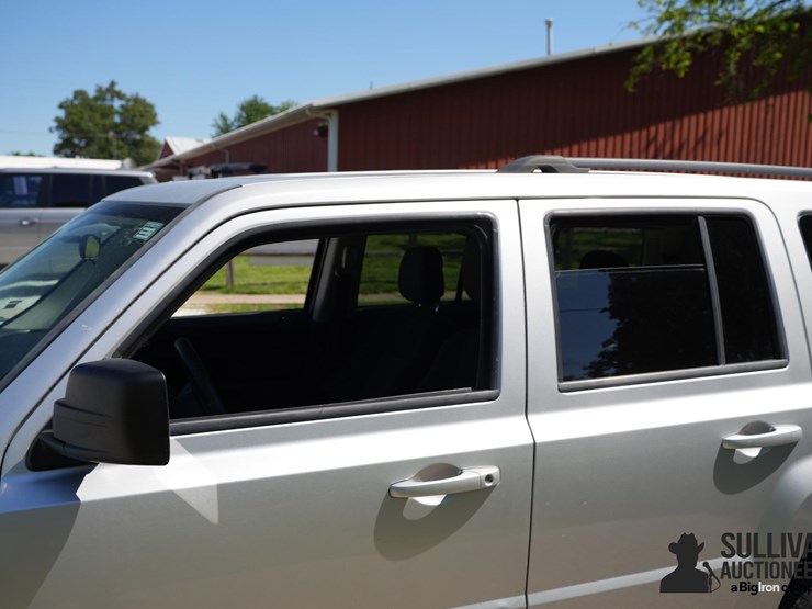 2014-jeep-patriot-image-16