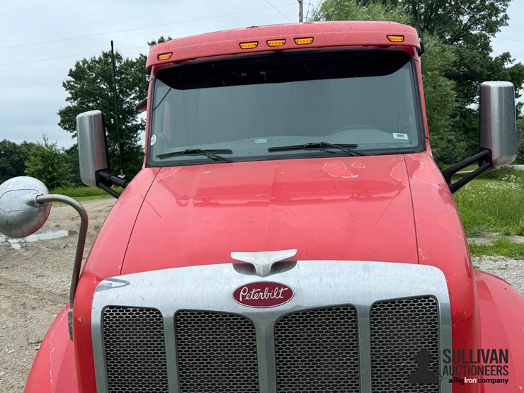 2013-peterbilt-579-image-10