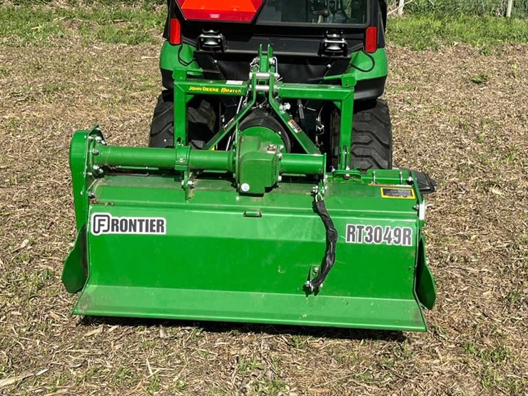 2025-john-deere-2025r-image-47