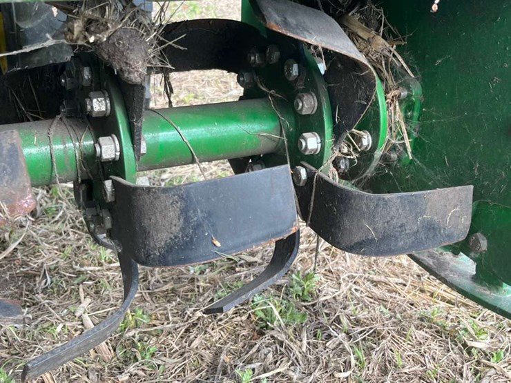 2025-john-deere-2025r-image-52