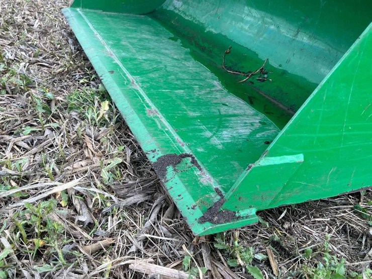 2025-john-deere-2025r-image-44
