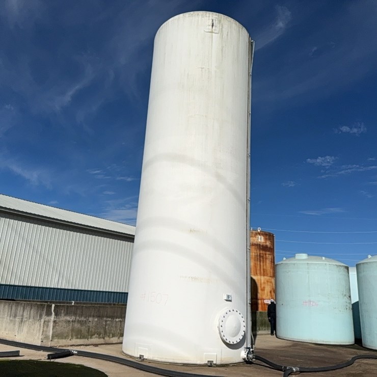 Suran 30,000 gal fiberglass tank