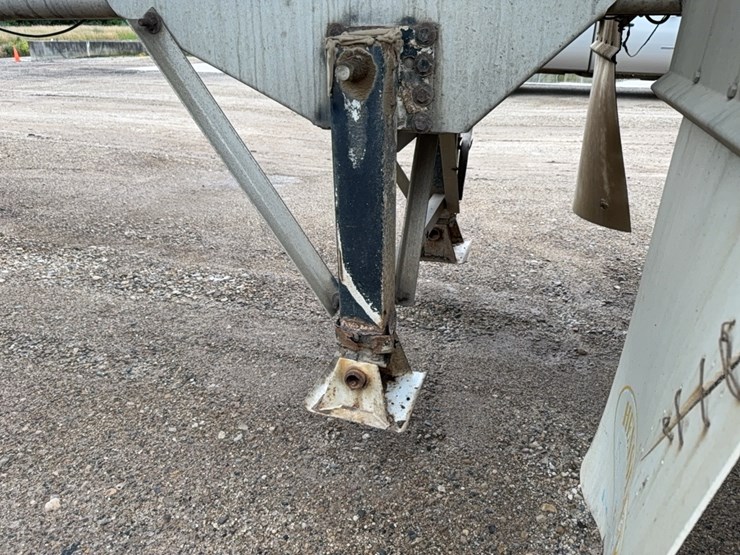 hensley-bulk-body-trailer-image-9